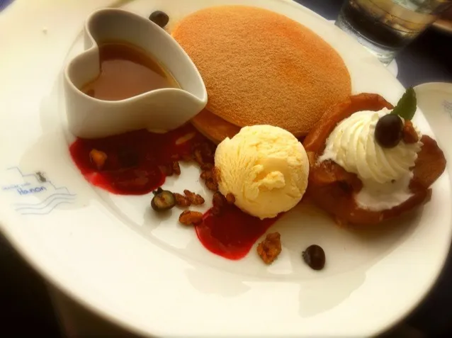 Snapdishの料理写真:apple n cinnamon pancake|まなさん