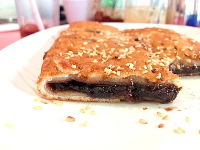 Snapdishの料理写真:Red bean pan cake|willzさん