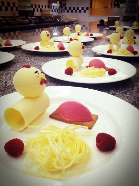 Snapdishの料理写真:Chic chicks; white chocolate with ice cream|Prae~*さん