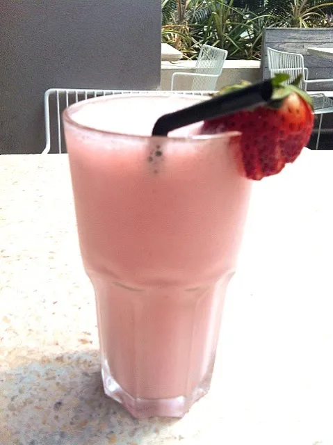 Strawberrry smoothies|tiffany chendrainyさん