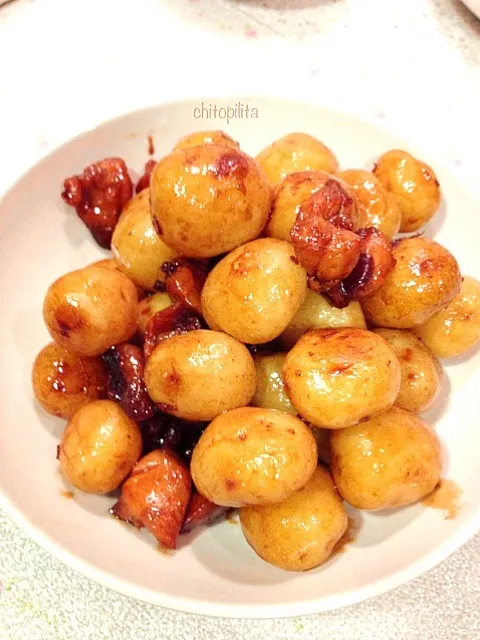 Snapdishの料理写真:Spring new potatoes - 新ジャガと鶏肉甘辛煮|chitopilitaさん