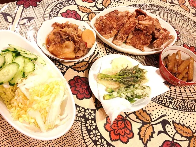 豚肉の唐揚げ、白菜サラダ、たらの芽と玉ねぎの天ぷら、ふきのおひたし、肉じゃが♬|Konohaさん