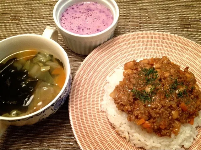 大豆たっぷりドライカレー  野菜スープ  ミックスベリーと豆腐のムース|ikukoさん