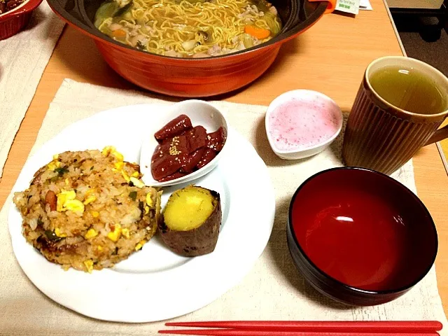 Snapdishの料理写真:ラーメン鍋＆チャーハン|中島 飛鳥さん