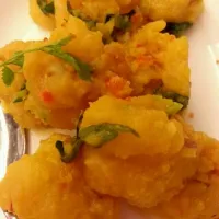 Snapdishの料理写真:salted egg yolk w prawns|AnnSeobieさん