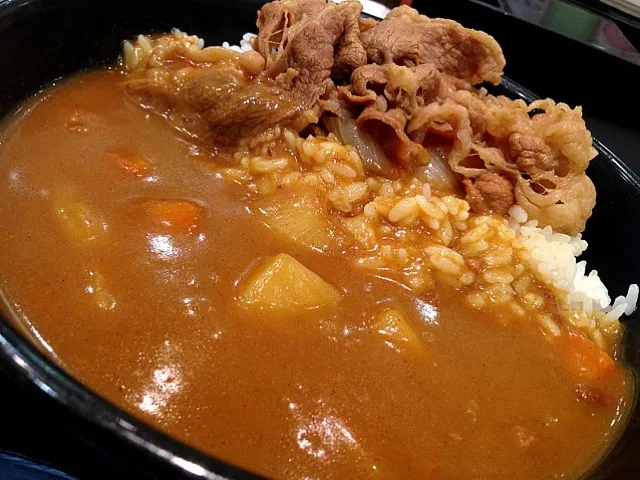 吉野家カレーデビュー！やっぱ疲れた時はカレーやなぁ。|たけうちさん