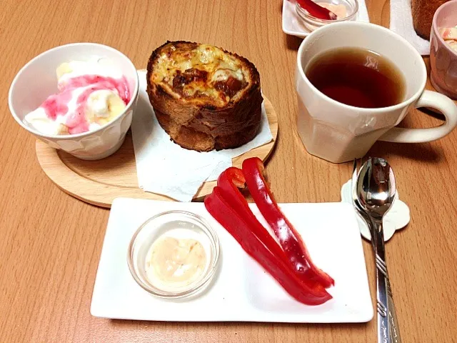 カレーパングラタンで朝ごはん|こんこんさん