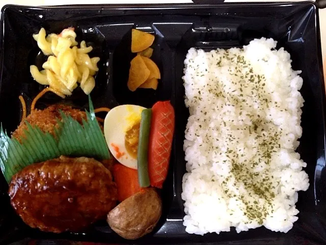 Snapdishの料理写真:イオン 洋風弁当|ばーさんさん