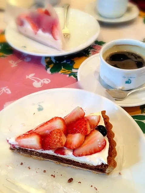 3種のベリー🍓とチョコレート🍫のタルト🍰|こいちさん