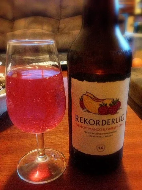 Snapdishの料理写真:Mango & raspberry cider|kazuko Tsujiさん