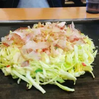 Snapdishの料理写真:風月のお好み焼きの途中|よこけんさん