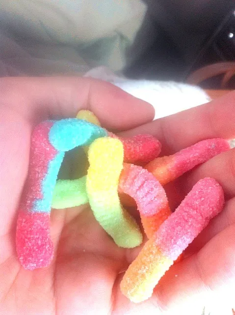 Gummy worms!!😆😋|hannahさん