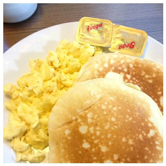 Pancake & Scrambled Eggs|Rockwell Leeさん