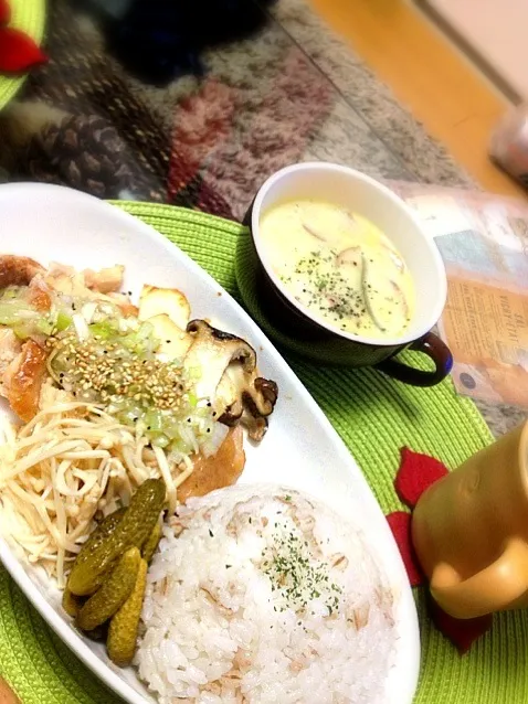 Snapdishの料理写真:鶏肉とキノコのネギ塩ダレとお野菜たっぷりミルクスープ♬|翔生さん