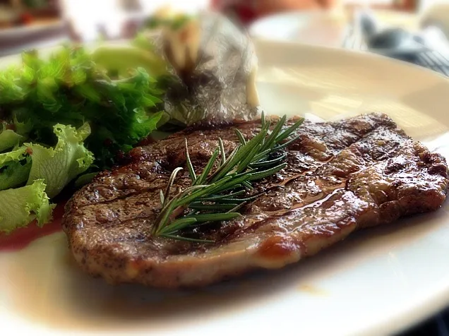 Grilled Rib Eye Steak|Pat Zaaさん