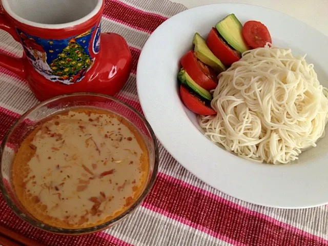 みるく味噌だれ☆素麺withアボカド、トマト|Rさん