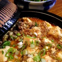 Snapdishの料理写真:マーボー豆腐・ブロッコリーとセロリと竹輪のお出汁炒め|azu373さん