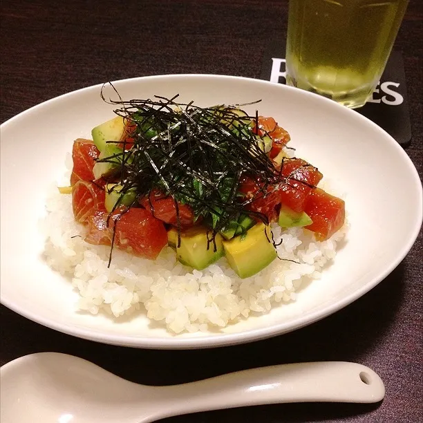 まぐろアボカド丼|せんさん