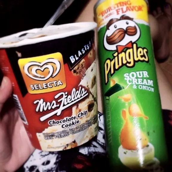 Snapdishの料理写真:Mrs. fields Ice Cream & Pringles Sour Cream & Onion!|iamfem05さん