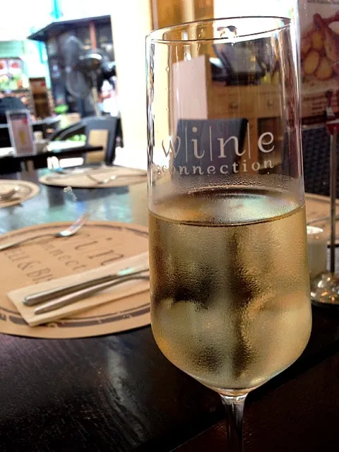 Wine Connection - Dry sparkling white wine|sweeettooothさん