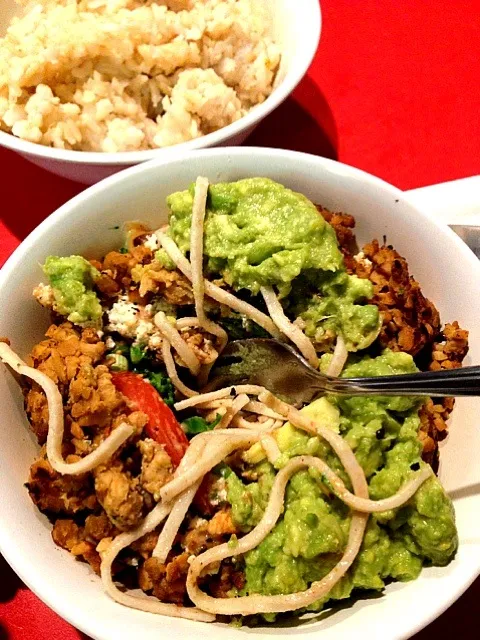 Snapdishの料理写真:Peanut udon noodles guacamole galore|georgianaさん