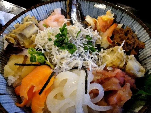 Snapdishの料理写真:しらす海鮮丼|河田 みどりさん