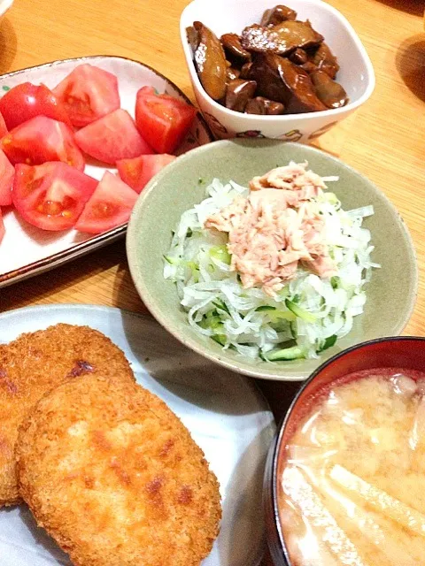 コロッケと、大根サラダと、鶏レバー時雨煮♡|あいさん