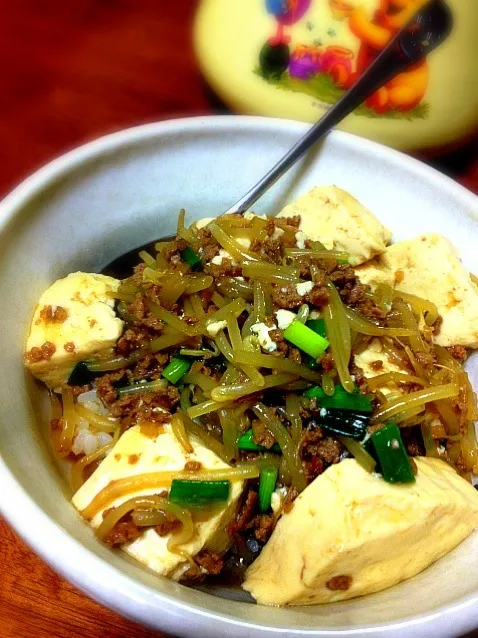 Snapdishの料理写真:和風麻婆丼😋とろみ少なめ。|michiさん