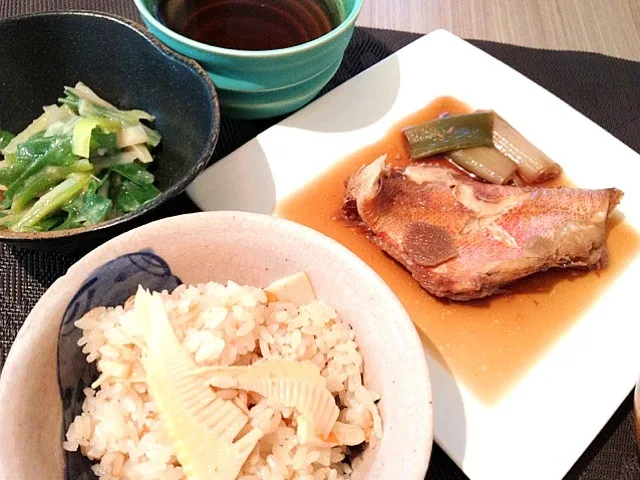 新筍ご飯 赤魚煮付け ネギぬた お味噌汁|きむらゆりかさん