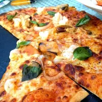 Pizza with Mussel n Shrimp|Netchanok Supapongさん