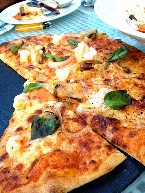 Pizza with Mussel n Shrimp|Netchanok Supapongさん