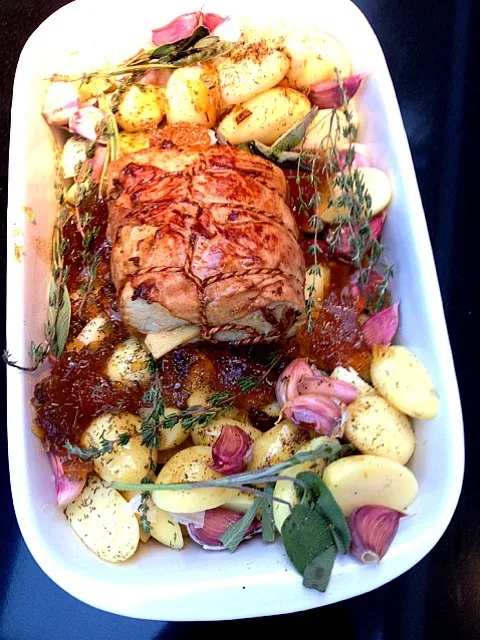 Porkfilet in pancetta flambee with calvados - ready to go in oven with garlic, apple and potatoes|Johan van de Beekさん