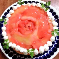 Snapdishの料理写真:花びらのアップルショートケーキ