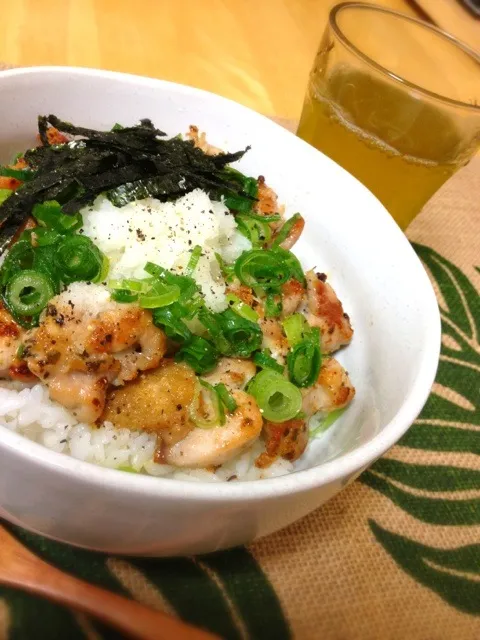 鶏ももネギ塩おろし丼|寺尾真次さん