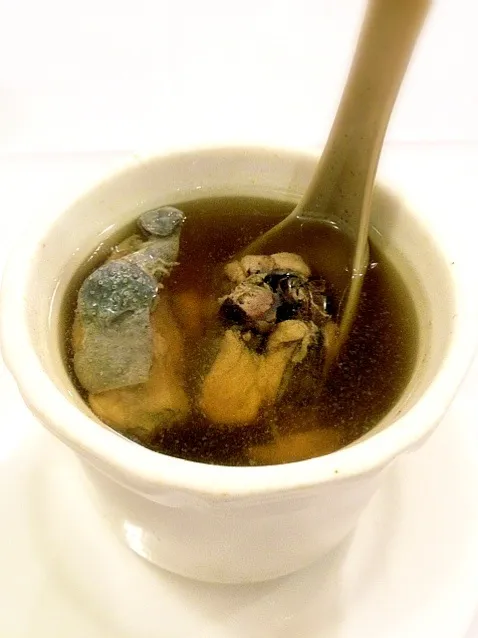 Snapdishの料理写真:Chicken And Ginseng Soup 花旗參燉竹絲雞湯|MyRaXさん