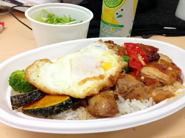 Matsaman curry gaiyang and sunny side up egg take out|chan mitsuさん