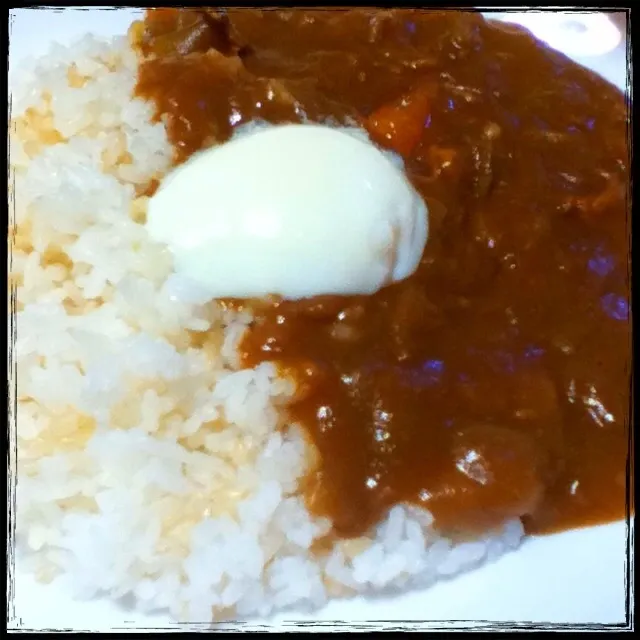 カレーに温泉玉子|みんたろうさん