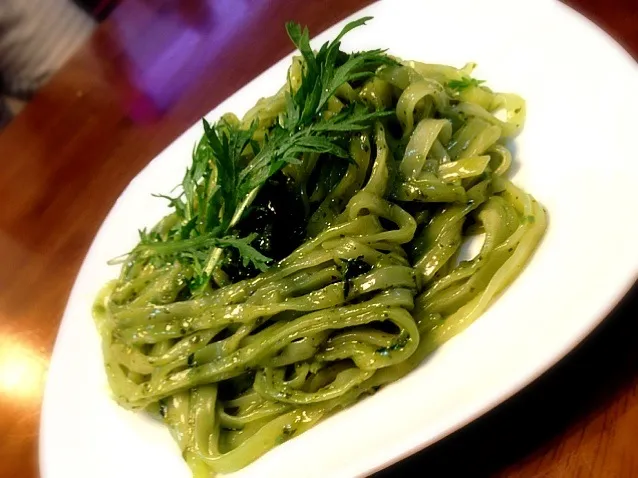 春菊ジェノベーゼうどん🍴|おかっぴーさん