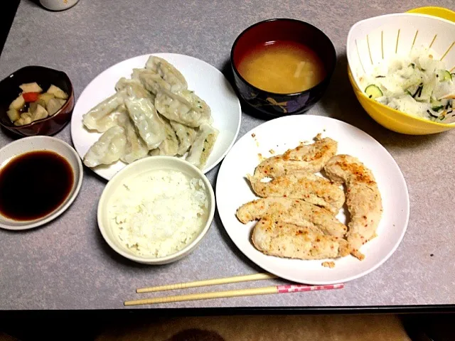 ささみバジル焼き•お漬物•味の素餃子•煮物|うるしちかさん