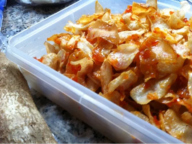 Spicy cassava chips|yekti retnoさん