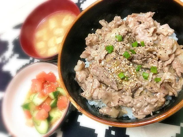 ネギ塩豚丼|休日限定ままさん