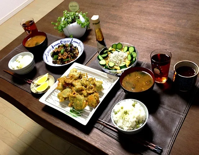 牡蠣の青海苔揚げ、茄子とピーマンの肉味噌炒め、じゃこと大根とあげのサラダ、なめこのお味噌汁、グリンピースご飯、菊芋茶|pentarouさん