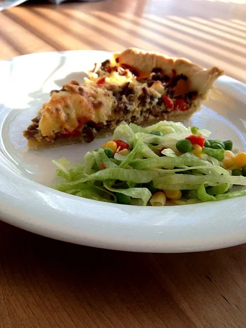 Minced beef pie and salad|ozzy sparaさん