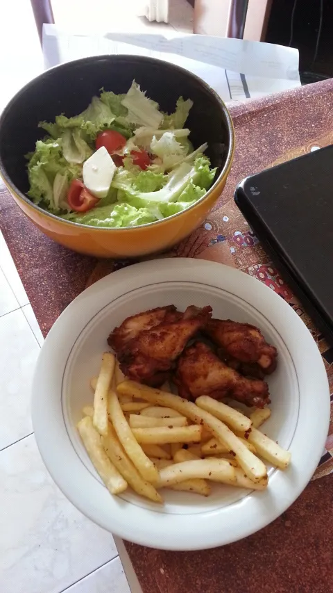 chicken wings,french fries & salad|Carmenさん