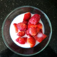 Snapdishの料理写真:Strawberries|yasmin resendorfさん