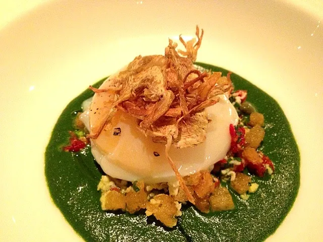 Soft poached hen's egg|michael nassarさん