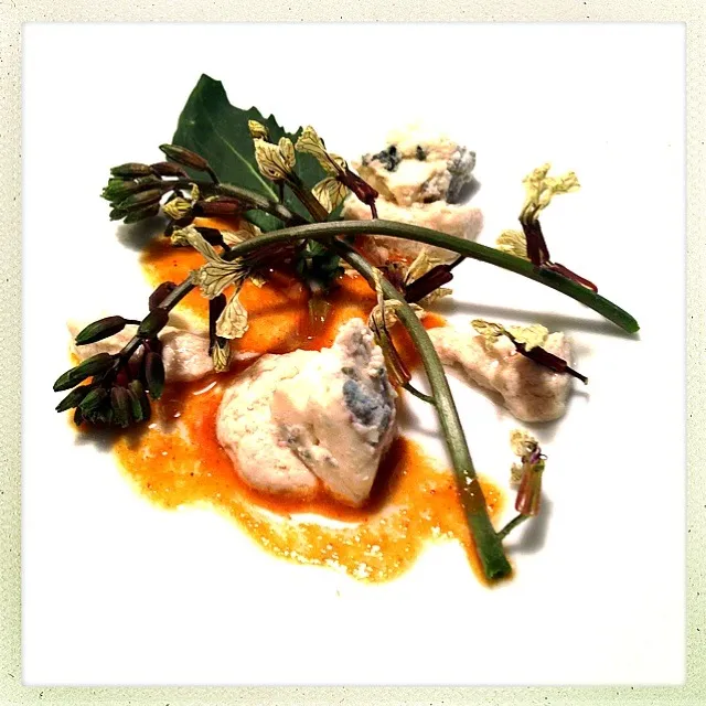 Snapdishの料理写真:ARUGULA BLOSSOM. PIGNOLIA TAHINI. TURMERIC VINAIGRETTE. BLUE D'AUVERGNE|GREG ARNOLDさん