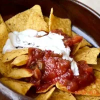 nachos!  now if we can only have someone to make the mojitos....hehe|christina del valleさん