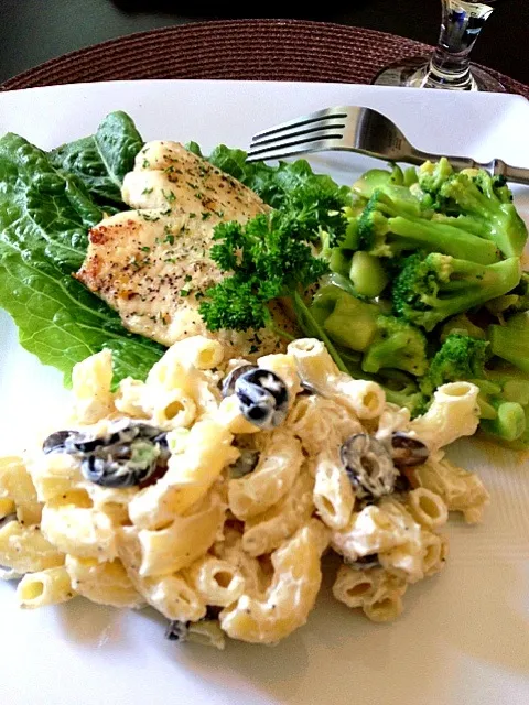 Baked tilapia with broccoli n Mac salad|killyさん