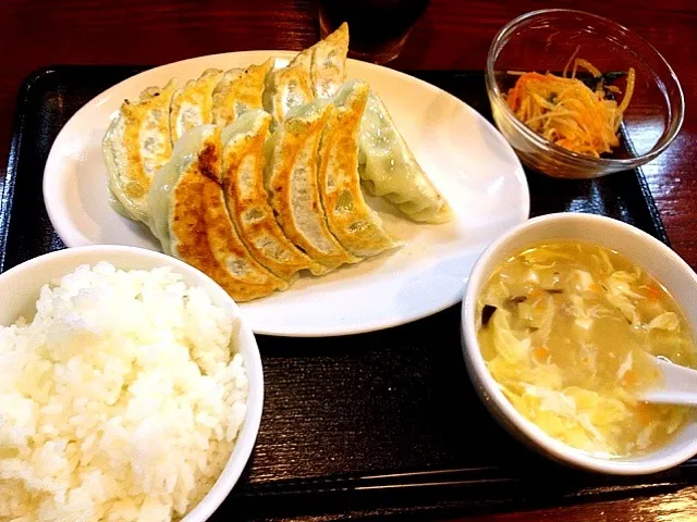 伊達餃子楼 伊達餃子定食|カウンター嬢さん